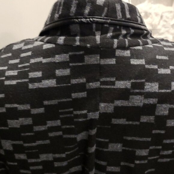 Sandro Paris Crop Open Front Blazer Jacket Black and grey pattern - Picture 3 of 8